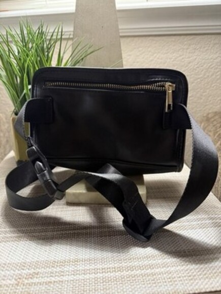 Amanda Uprichard Black Quilted Belt Bag Standard Size 0-14 R2Ship - Picture 4 of 5